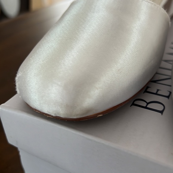 Benjamin Walk Touch Ups Dyeables in White Size 3.5M - Picture 4 of 6